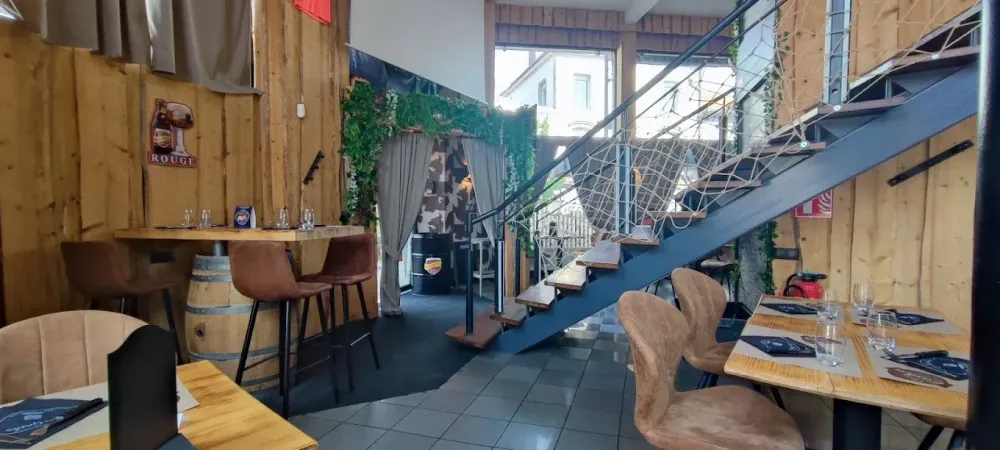 Chez gaston interieur entree